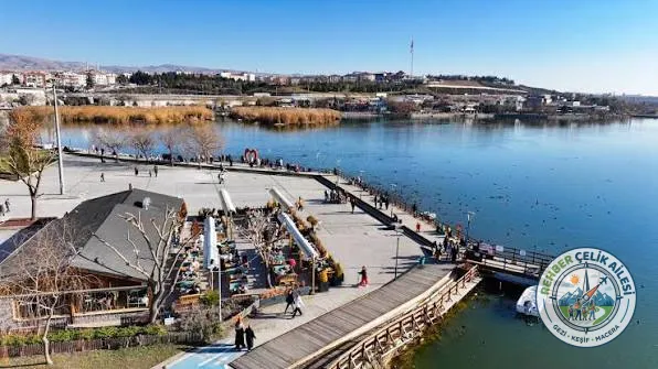 Mogan Gölü: Başkentin Kıyısında Sahil Havası Estiren Mavi Vaha